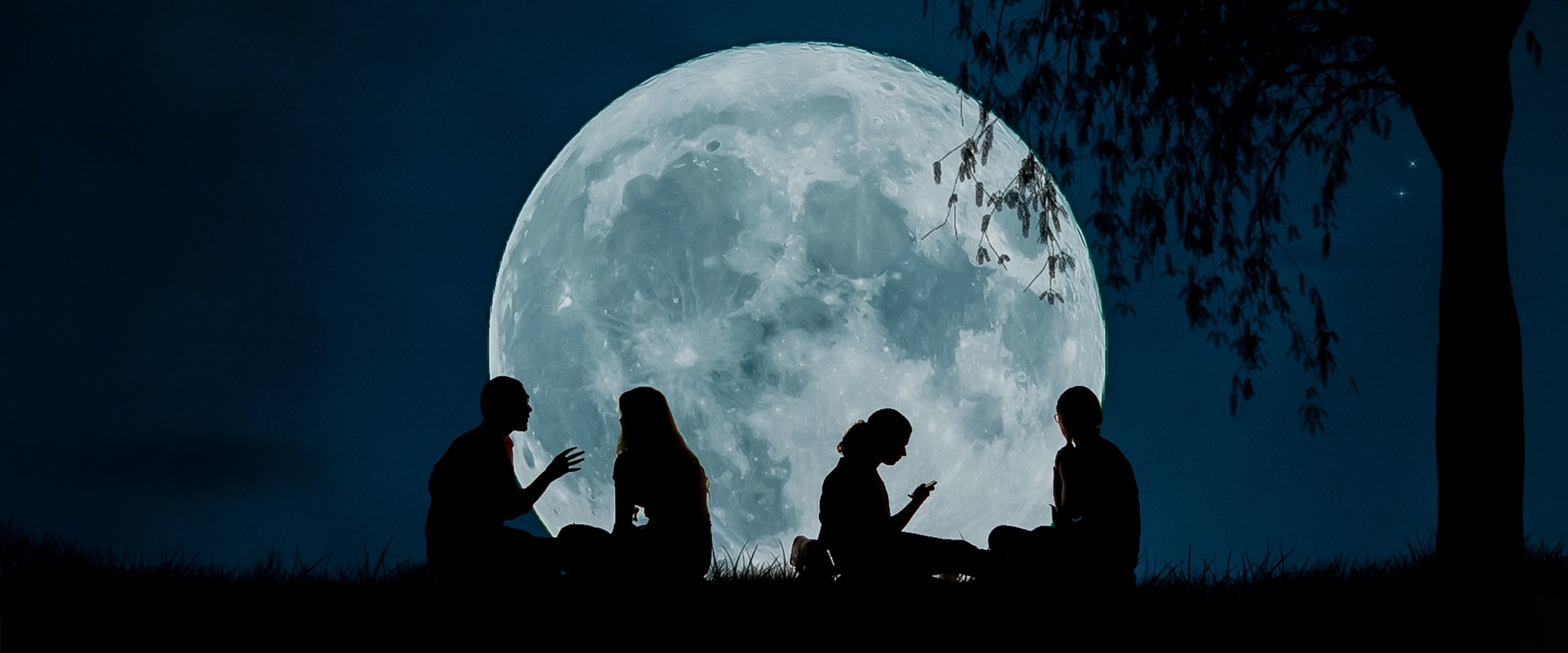 What is an astrological hourly chart?