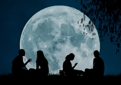 What is an astrological hourly chart?